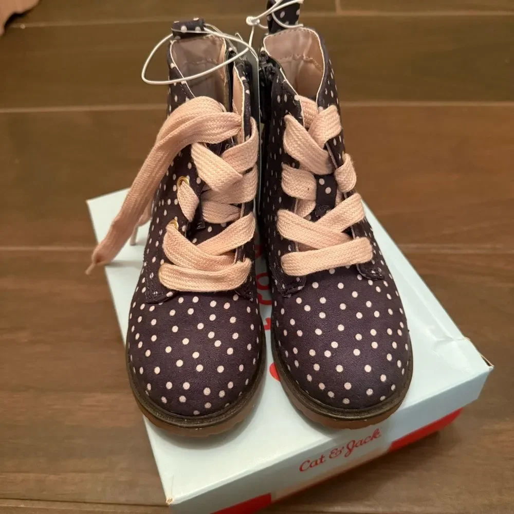 NWT Cat & Jack Giovanna Charcoal Grey & Pink Polka Dot Faux Suede Boots 8